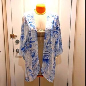 5$ Item! EUC Reitmans XL Palm Print Pleat Front Kimono